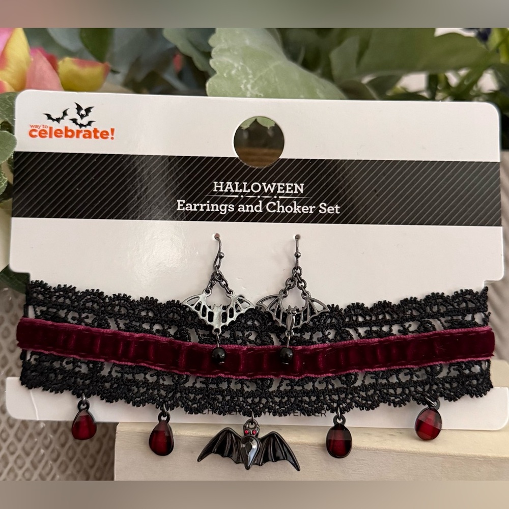🆕🦇 CELEBRATE HALLOWEEN “BATS & BLING” EARRINGS & CHOKER SET. BRAND NEW! CUTE!
